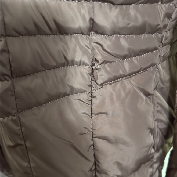 NEW Orolay Brown Quilted Down Puffer Jacket with High Collar & Removable Hood - Picture 9 of 11